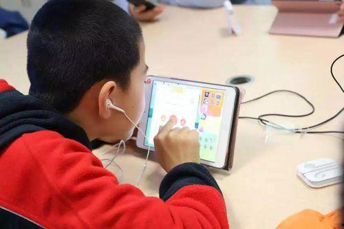 老师爆料网课抽风视频,老师爆料学生搞笑视频引爆网络